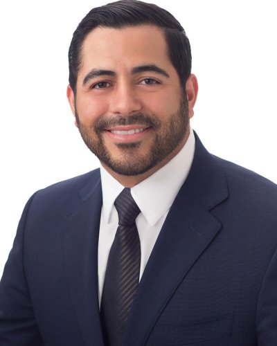 Jerry Abreu - Vertical Profile Picture