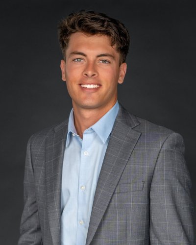 headshot 2